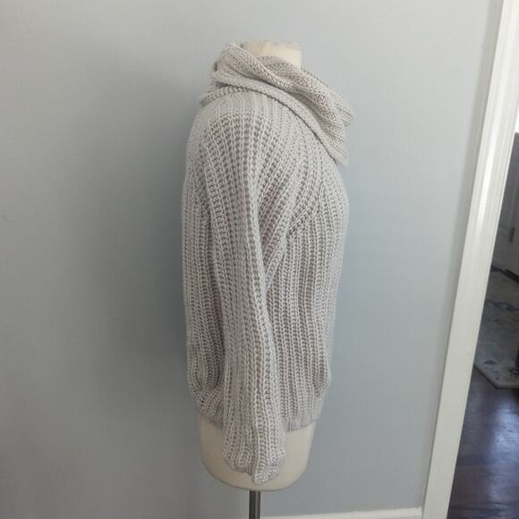 Women's MaxMara Weekend Cream Sweater Small Made in Romania - Picture 3 of 6